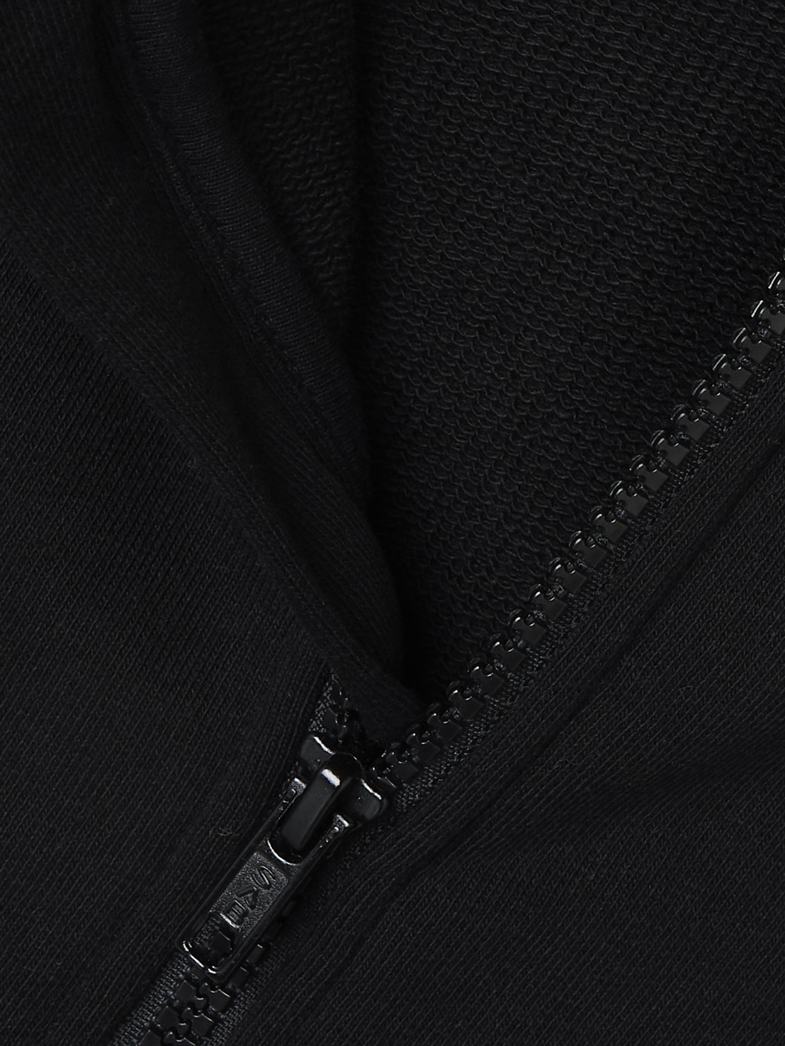 model_shot-front_full